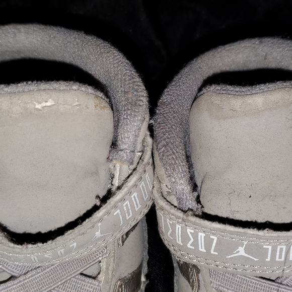 Jordan's 11 Cool Grey 8C - Picture 2 of 4
